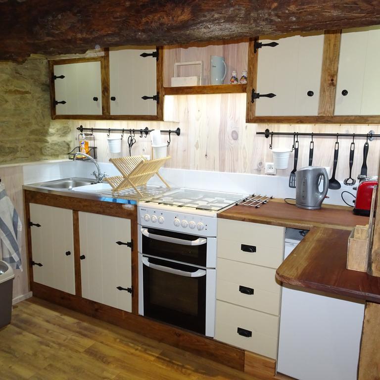 La Porcherie Villa Hellean Bagian luar foto