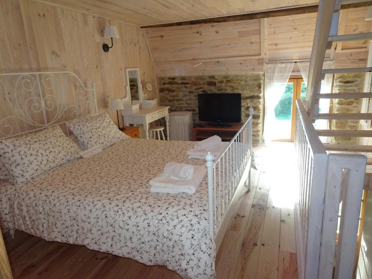 La Porcherie Villa Hellean Bagian luar foto