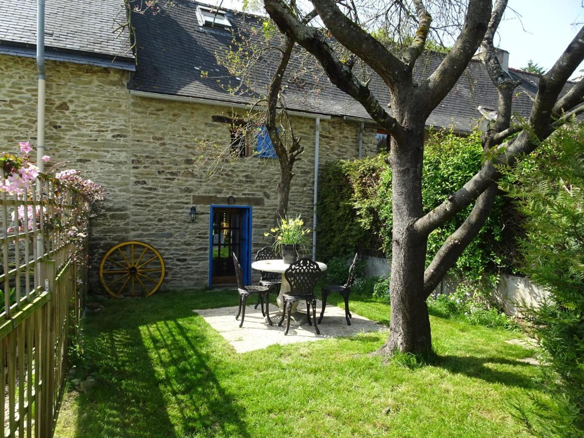 La Porcherie Villa Hellean Bagian luar foto