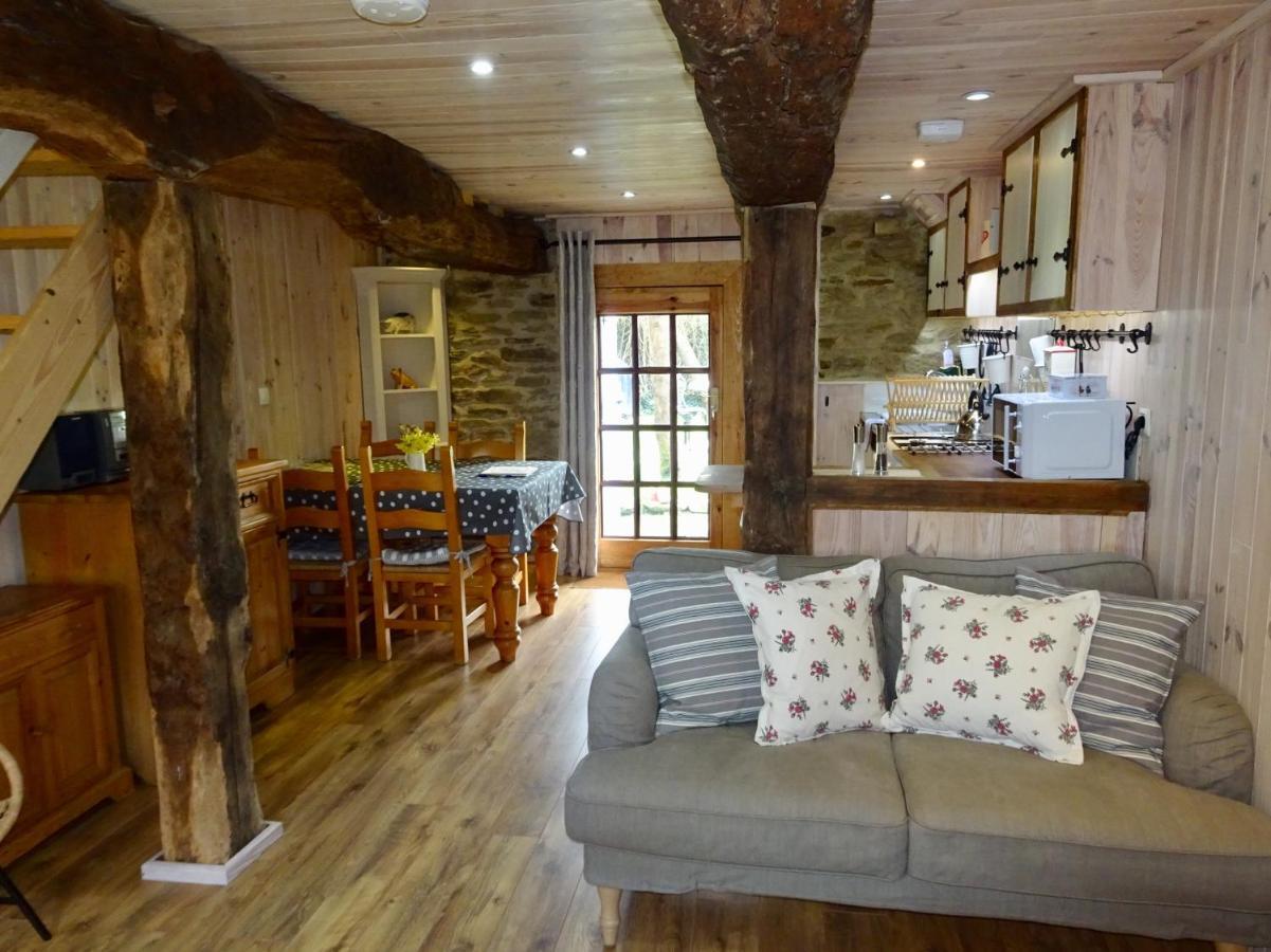 La Porcherie Villa Hellean Bagian luar foto