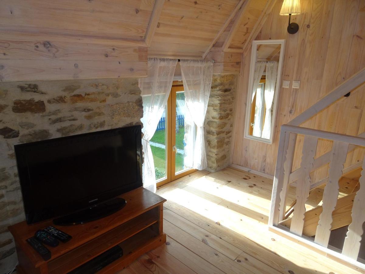 La Porcherie Villa Hellean Bagian luar foto
