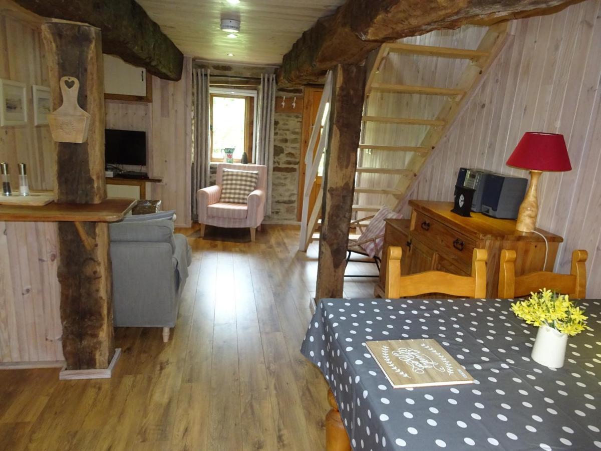 La Porcherie Villa Hellean Bagian luar foto